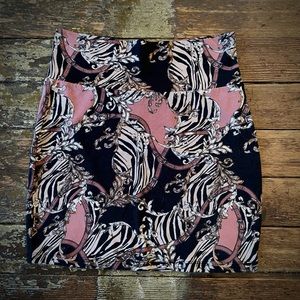 Charlotte Russe Graphic Skirt (Size M)